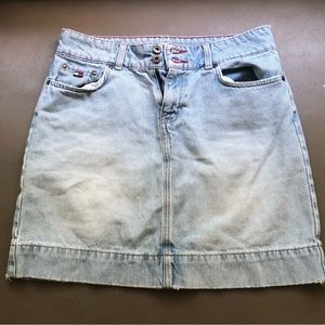 USED Tommy Hilfiger Women’s skirt/shirt size 8